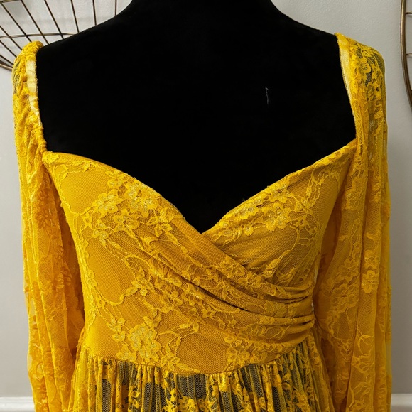 Elegant Stretchy Soft Lace Long Sleeve Maternity Photography Dress - Picture 3 of 12